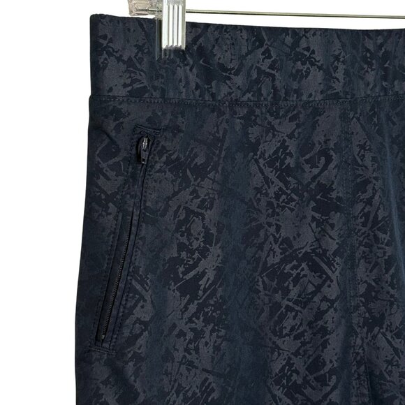Orvis‎ Women's Pull-On Active Navy Animal Print Embossed Skort - Size Medium - Picture 5 of 8